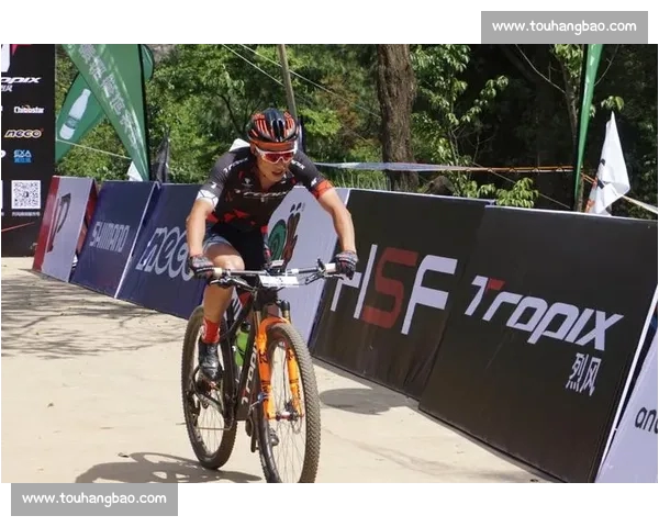 高清篮球赛事直播APP免费下载随时掌握赛场精彩瞬间实时观看体验 - 副本 - 副本 (4)